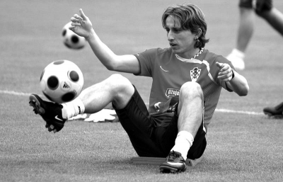 他们是知名体操伉俪，退役后一起移居美国，如今却在美国官司缠身