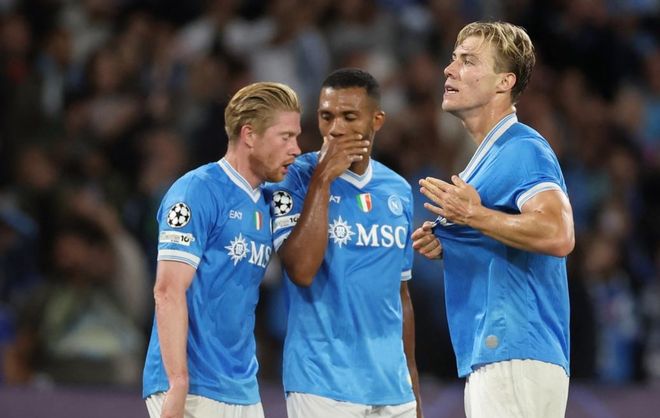 开场闪击，圣地亚哥转投米兰后对阵旧主费耶诺德破门