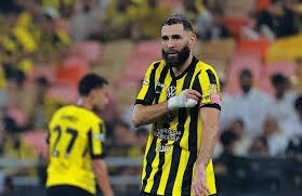 2018 赛季：红袜队新帅科拉首年执教便带队拿下 108 胜，创下队史新高