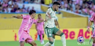 西超杯-亚马尔破门姆巴佩建功 巴萨5-2皇马夺冠